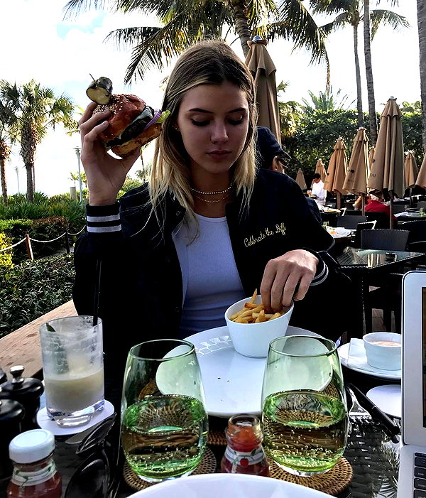 alissaviolet instagram image archive image
