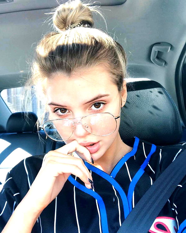 alissaviolet instagram image archive image