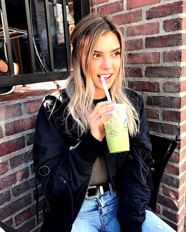 alissaviolet instagram image archive image