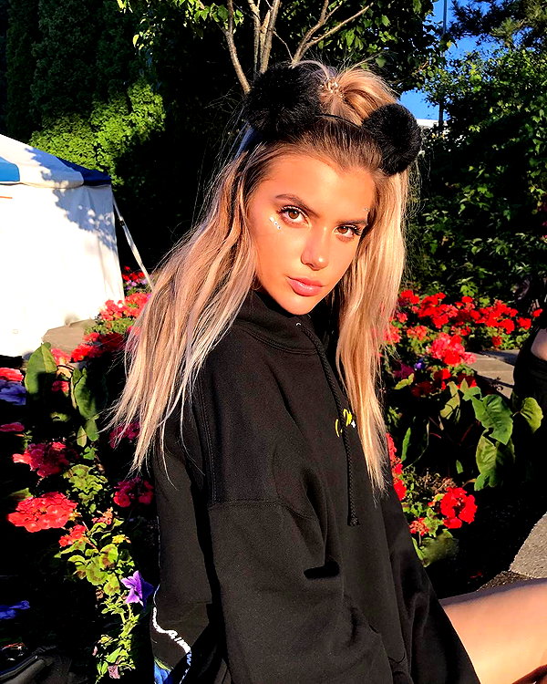 alissaviolet instagram image archive image