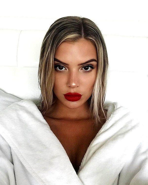 alissaviolet instagram image archive image