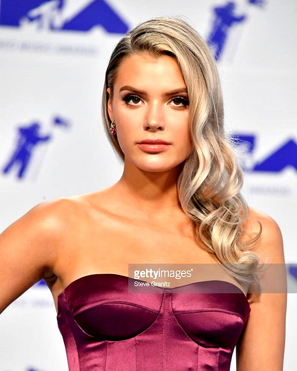 alissaviolet instagram image archive image