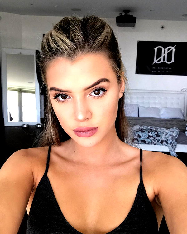 alissaviolet instagram image archive image