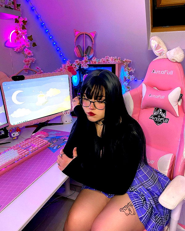 andasrose instagram image archive image