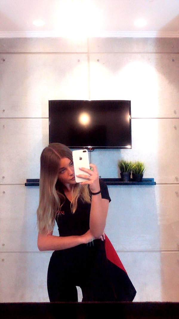 daniella_zeldis instagram image archive image