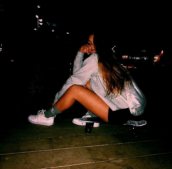daniella_zeldis instagram image archive image