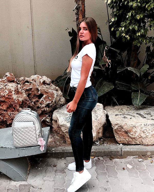 daniella_zeldis instagram image archive image