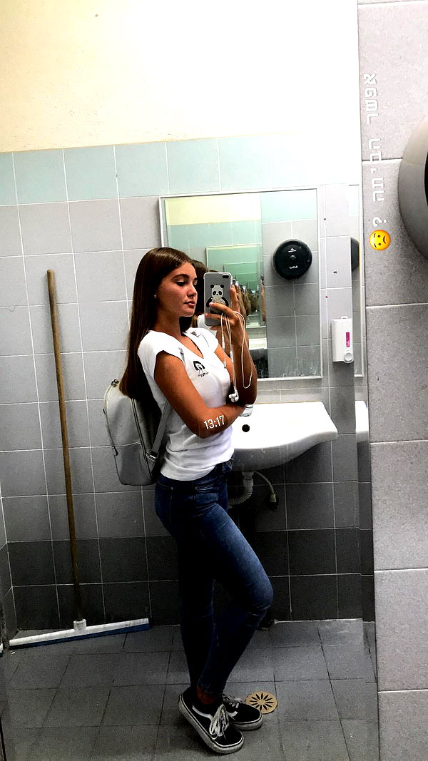 daniella_zeldis instagram image archive image