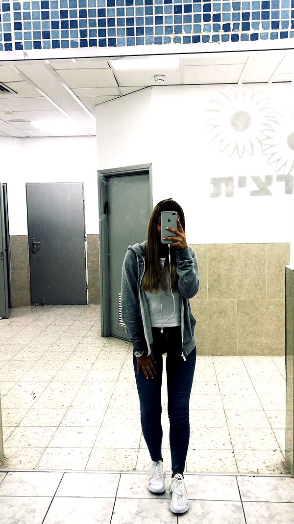 daniella_zeldis instagram image archive image