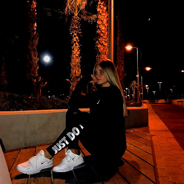 daniella_zeldis instagram image archive image