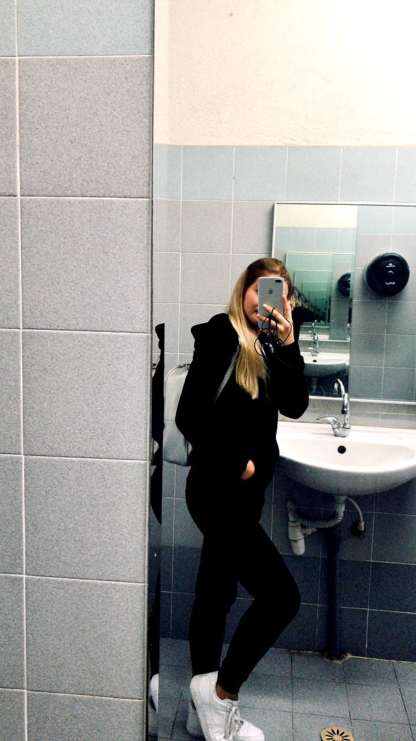 daniella_zeldis instagram image archive image