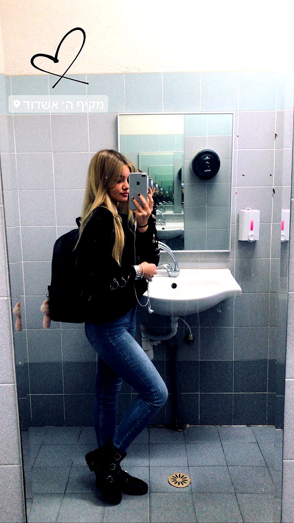daniella_zeldis instagram image archive image