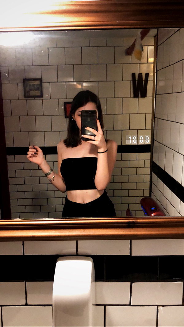ella.anger instagram image archive image