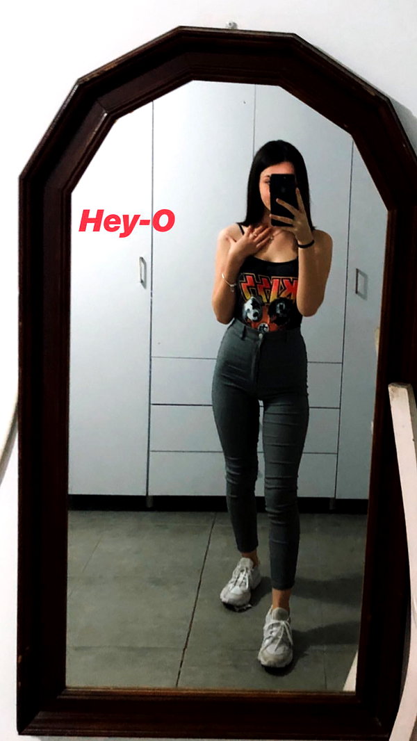 ella.anger instagram image archive image