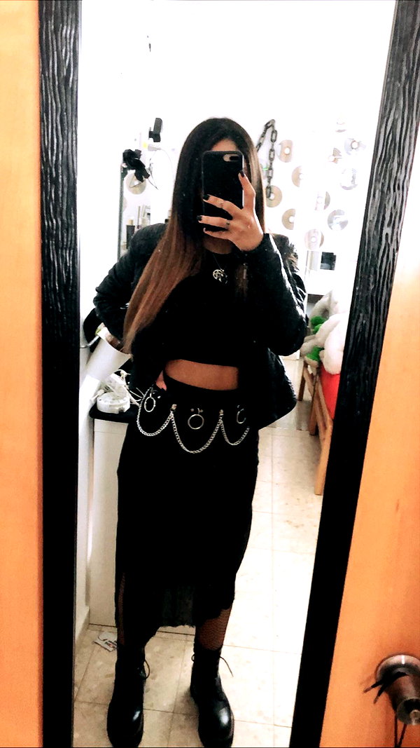 leah.sharabi instagram image archive image