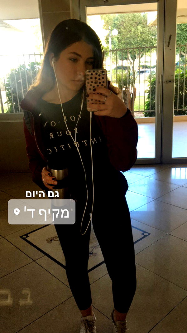 nnicole.gold instagram image archive image