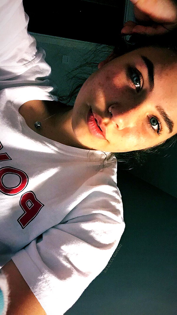 nnicole.gold instagram image archive image