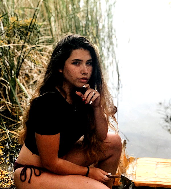 nnicole.gold instagram image archive image