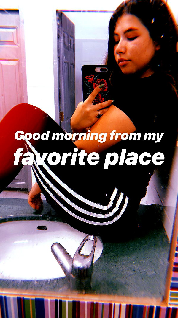 nnicole.gold instagram image archive image