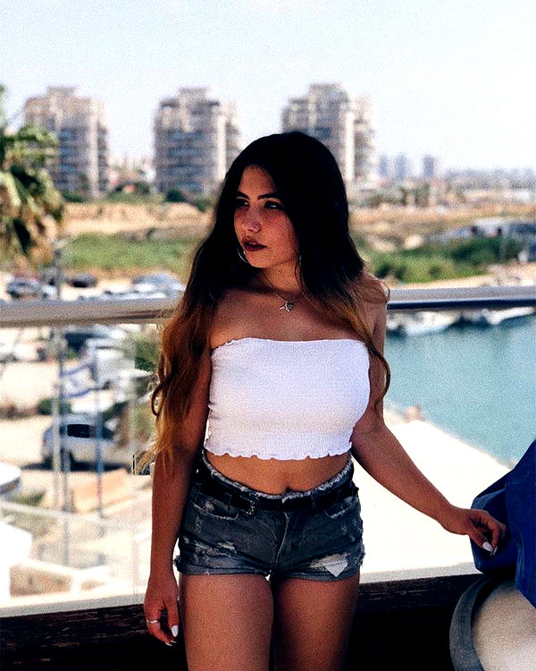 nnicole.gold instagram image archive image