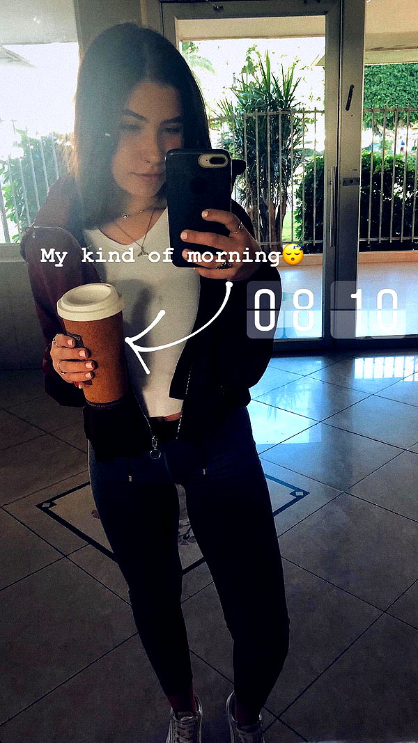 nnicole.gold instagram image archive image