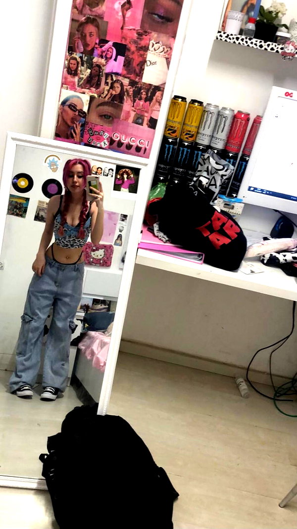 o.fek instagram image archive image