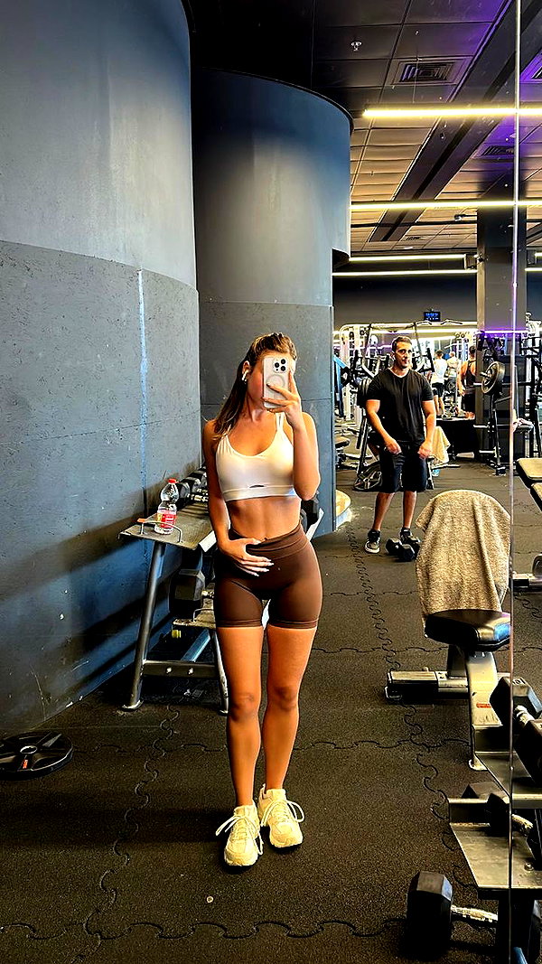 roni_ackerman instagram image archive image