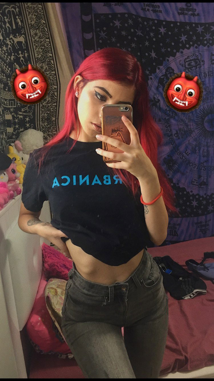 shanidahan7 instagram image archive image