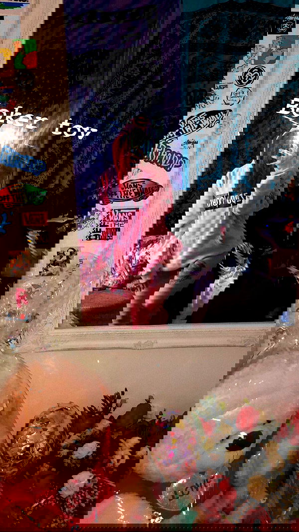 shanidahan7 image ~ Altpins