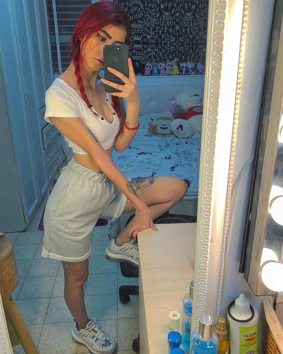 shanidahan7 instagram image archive image