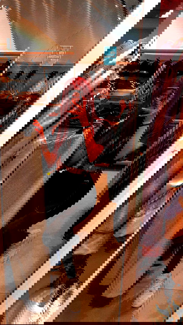 shanidahan7 image ~ Altpins