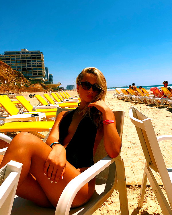 shira_karvat instagram image archive image