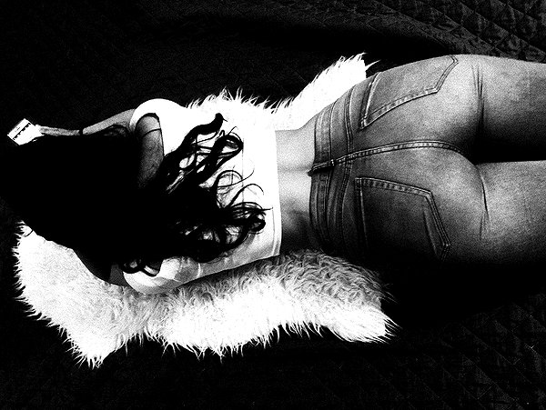 yasmin_hen yasmin_hen archive image