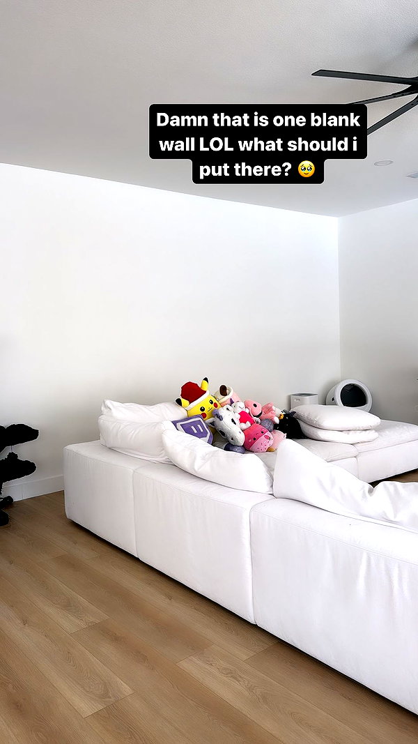 alyri_tv instagram image archive image