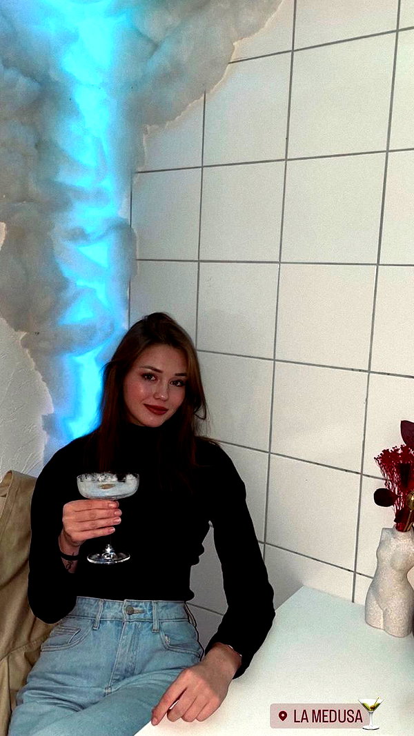 daria.lesin instagram image archive image