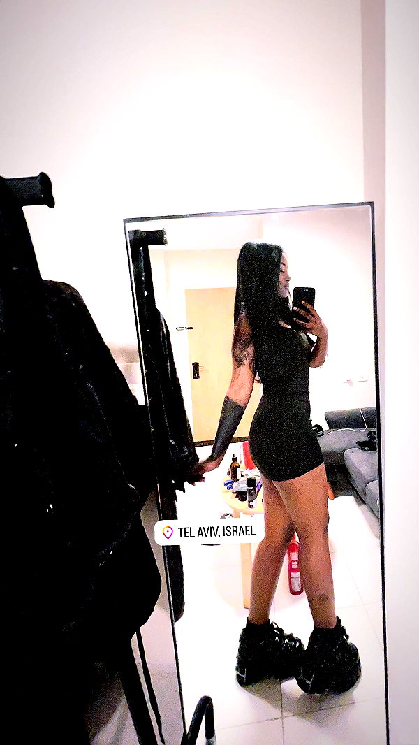 liiuuar instagram image archive image